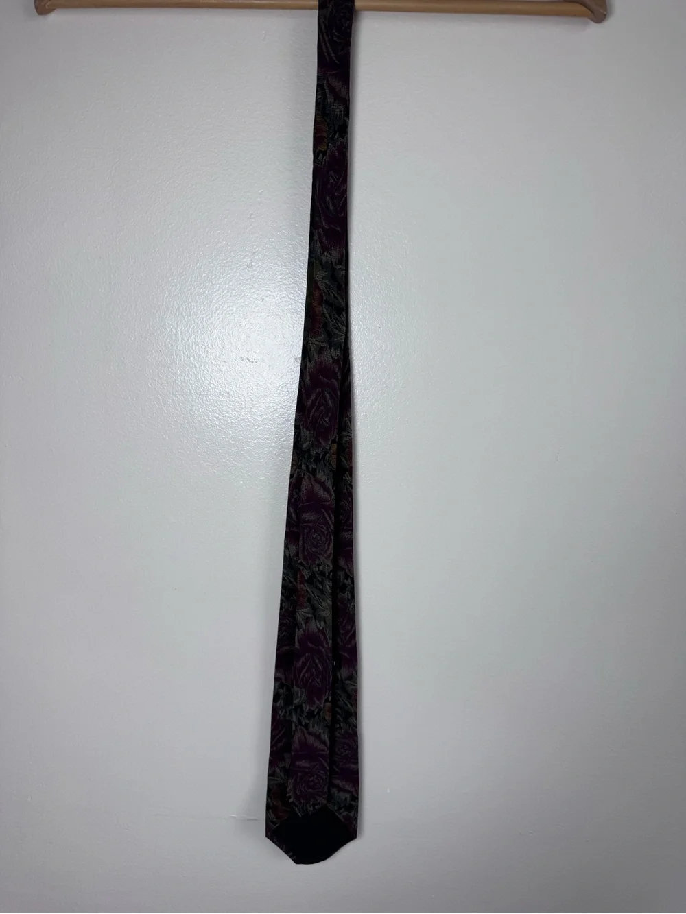 Vintage 90’s Backrach Dark Moody Burgundy & Green Floral 100% Silk Tie